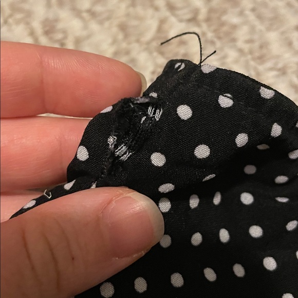 Savanna Jane Black Polka Dot Embroidered Flutter Sleeve Top Size Large - Picture 7 of 8